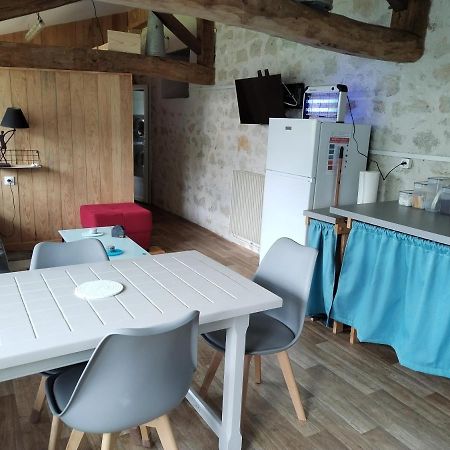 Chambre 2 A 4 Pers Gite Du Gardoir Boresse-et-Martron Exterior foto