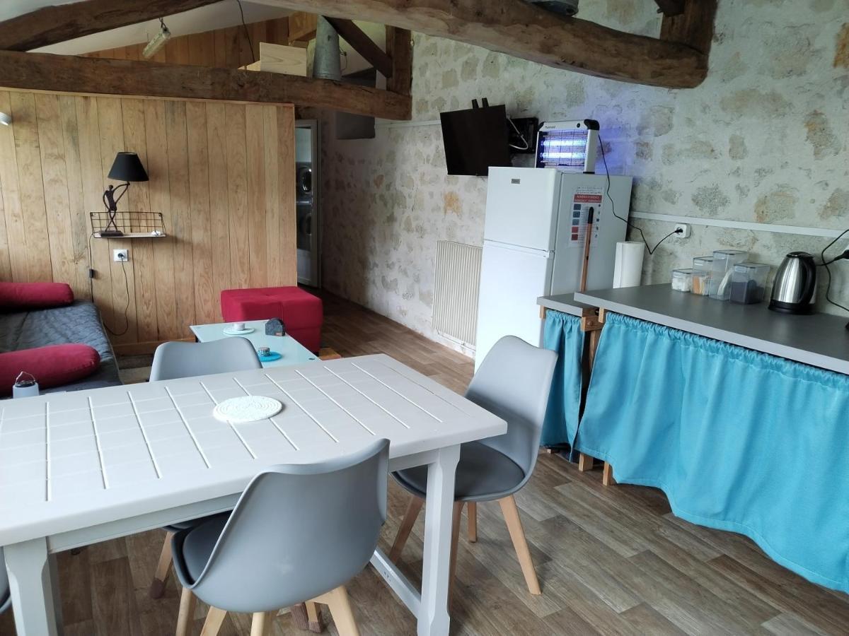 Chambre 2 A 4 Pers Gite Du Gardoir Boresse-et-Martron Exterior foto